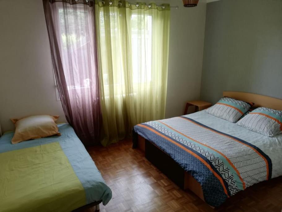 Appartement Dans Villa Pau Exteriör bild